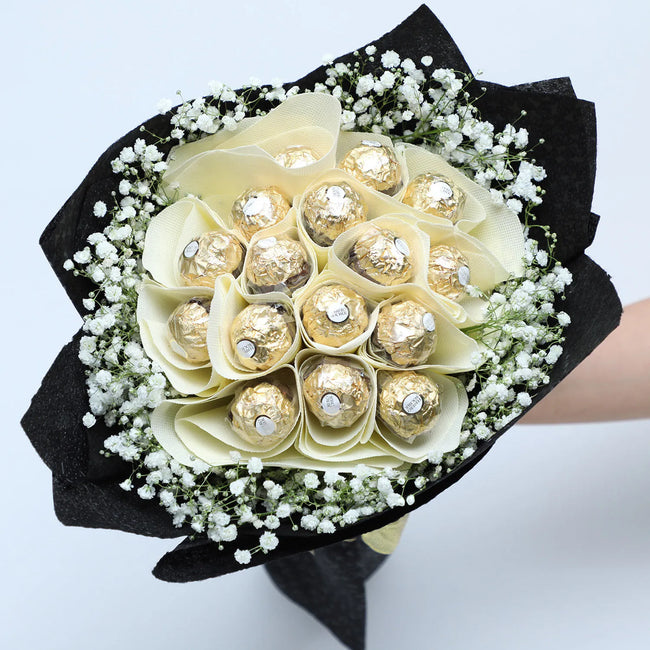 Golden night: 14 Ferrero Rocher with Baby's Breath